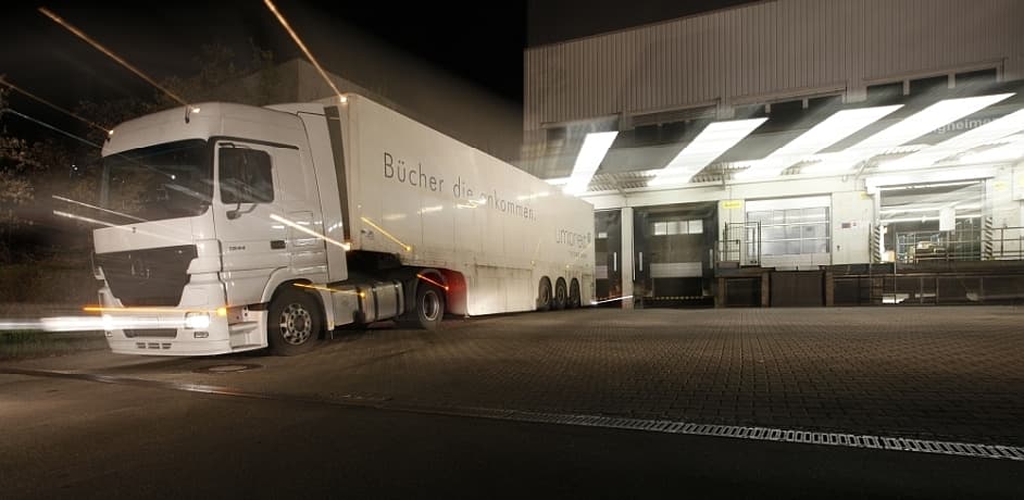 Barsortiment Umbreit Büchersammelverkehr LKW Nacht