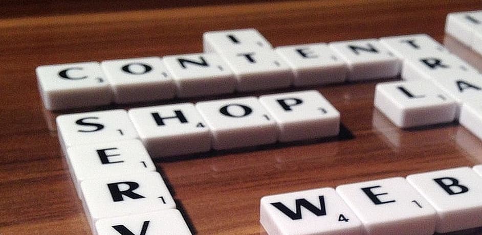 Ein Symbolbild mit Scrabble für Mediadaten für Verlage